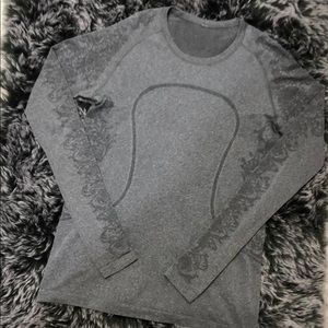 lululemon seamless long sleeve with detail